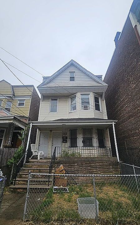 Building Photo 4