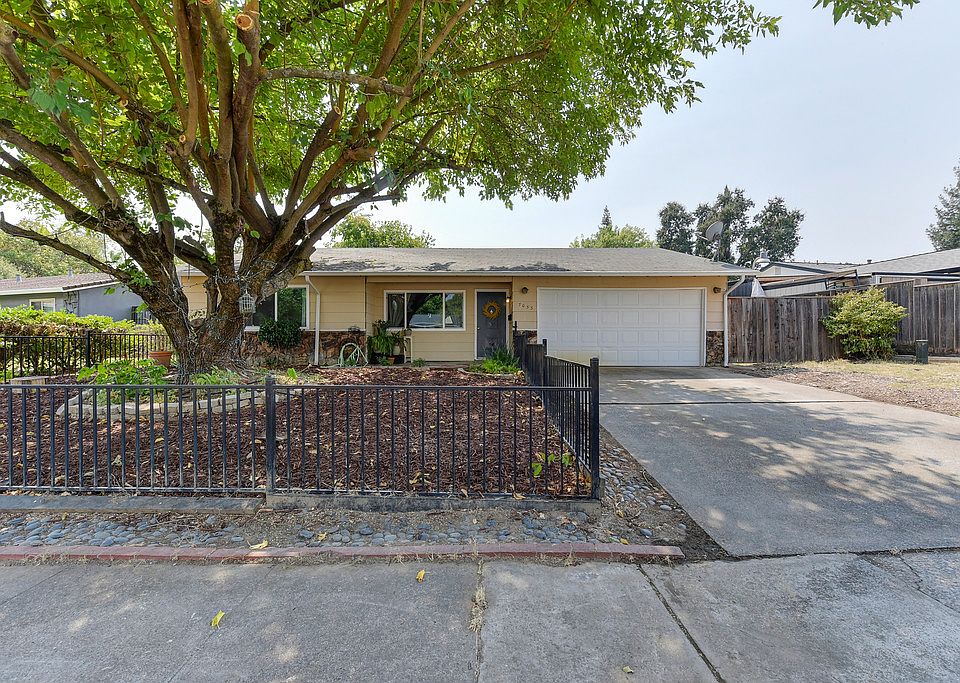 1st image of 7033 Woodmore Oaks Dr