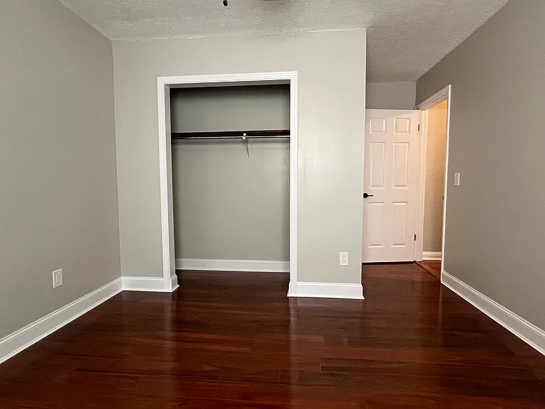 331 Madison Dr — Photo 23