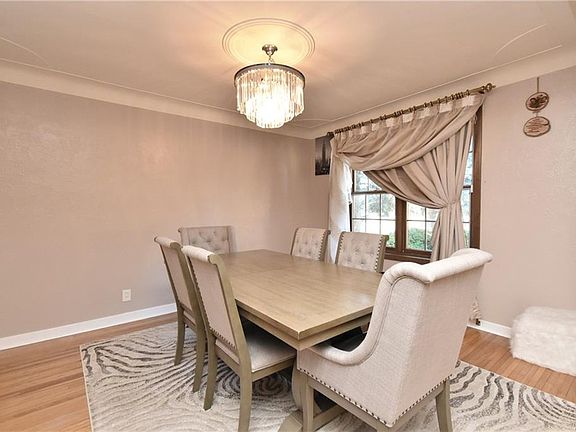 4th image of 481 Cleveland Dr
