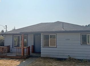 1225 N Laurel St, Coquille, OR 97423