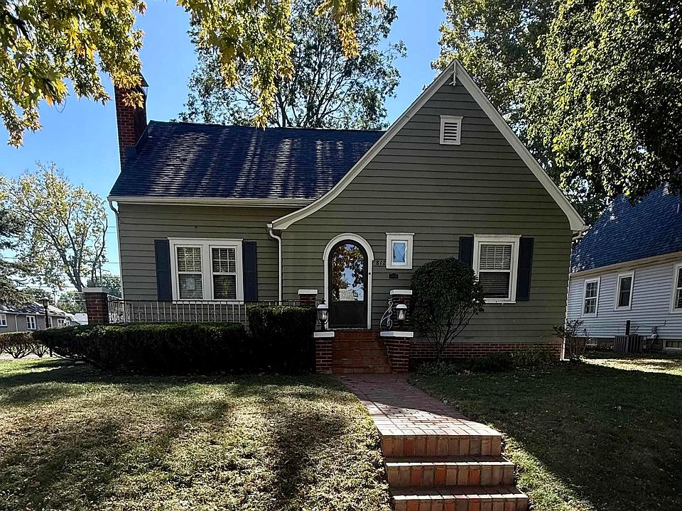 1st image of 812 Chestnut St