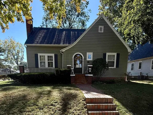 812 Chestnut St, Pekin, IL 61554