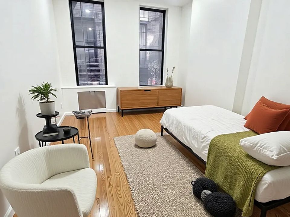 1st image of 215 E 25th St APT D