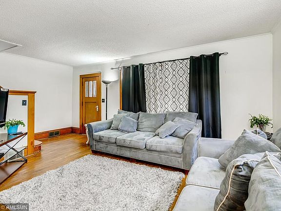 5th image of 1116 Rose Ave E