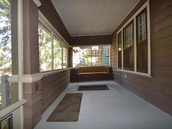 2nd image of 2656 Glenmawr Ave