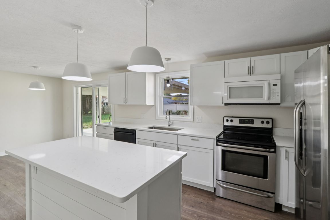 next background image