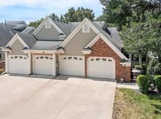 1194 Pond View Ln, White Bear Township, MN 55110