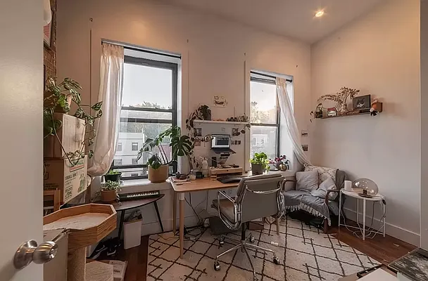 Rented by Hagstrom Management Inc | media 17