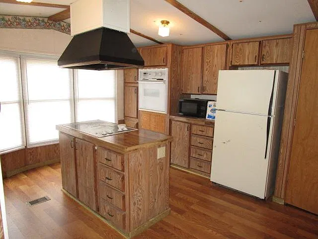 2 bed, 994 sqft, $1,050 — Photo 2