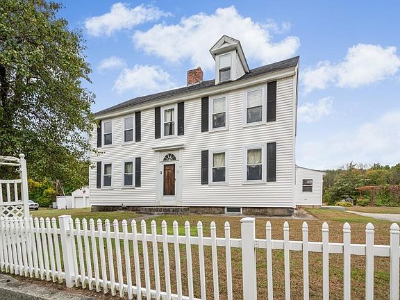 3rd image of 367 Blackstone St