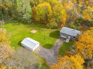 526 Hillcrest Ln, Brooklyn, WI 53521