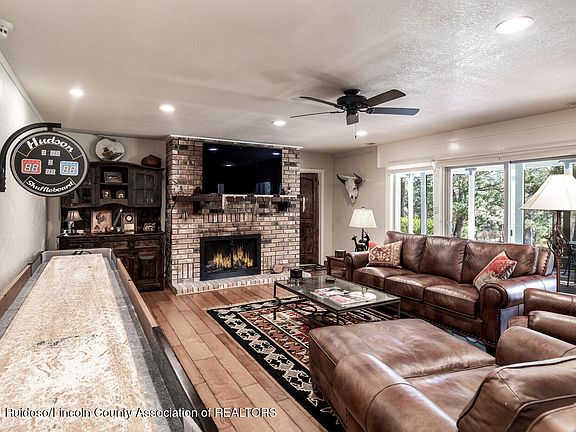 5th image of 114 Broadmoor Dr