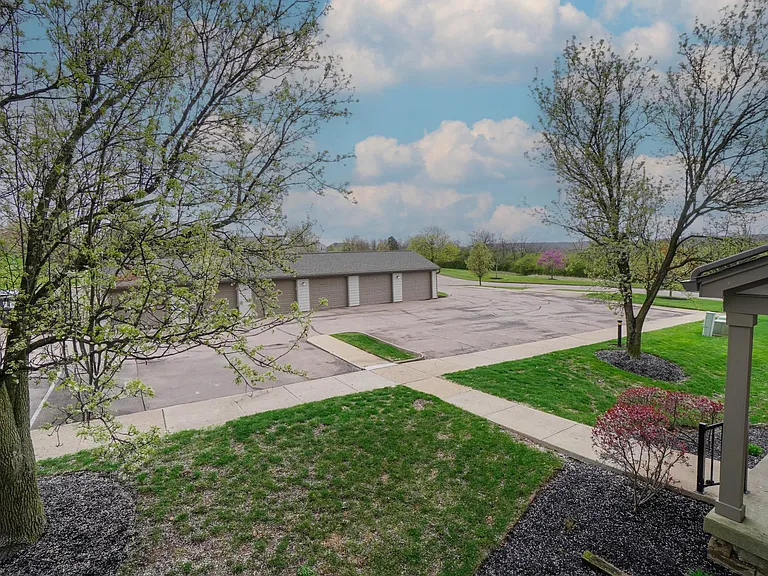 8945 Eagleview Dr #7 — Photo 27
