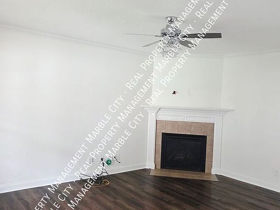 3rd image of 959 Vicar Ln