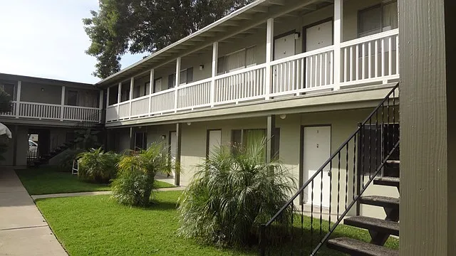 1026 S Russell Ave #D — Photo 3
