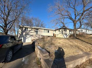 7814 Parker St, Omaha, NE 68114