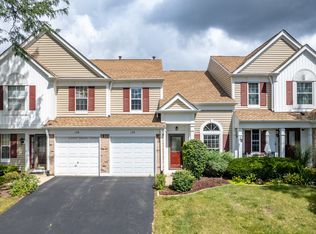 126 W 67th St, Westmont, IL