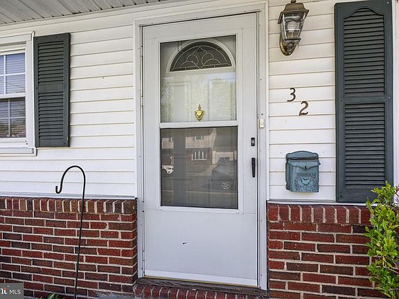 2nd image of 32 Bettlewood Rd