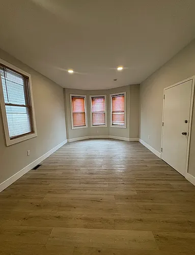 317 W Runyon St #2 Photo 1
