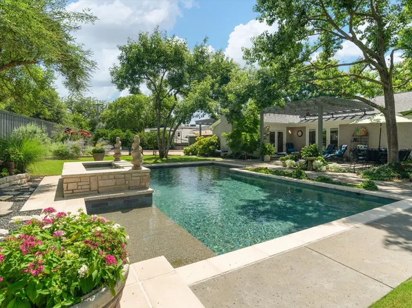 4220 Beaver Brook Pl, Dallas, TX 75229