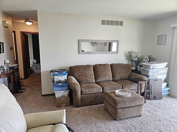 3rd image of 4146 Split Leaf Dr