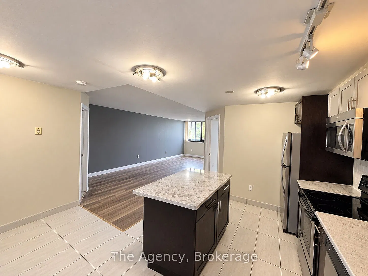 1 bed, $2,349 — Photo 4