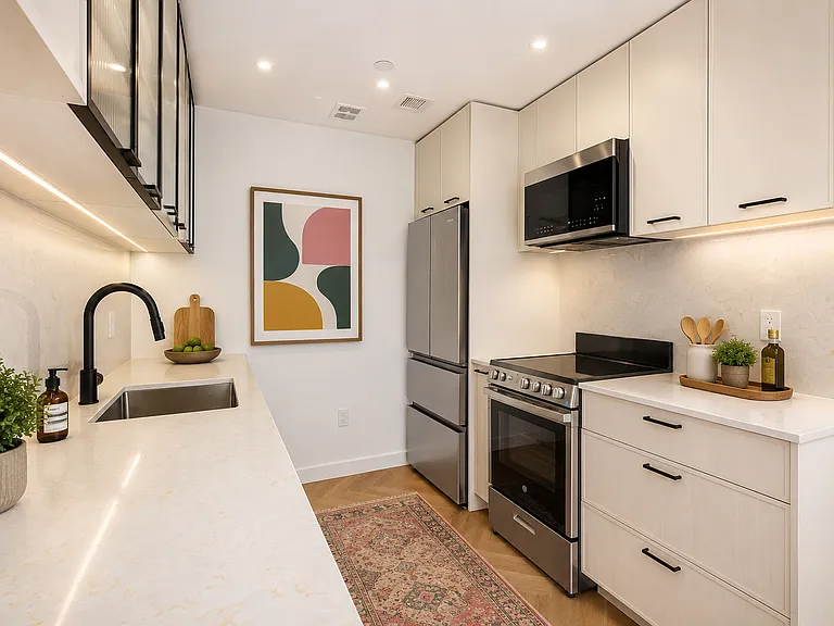 106 Fleet Pl #16A — Photo 4