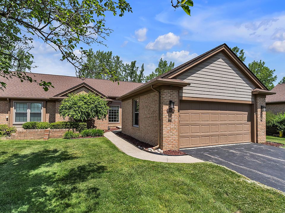 1st image of 4853 Lone Oak Ct #11