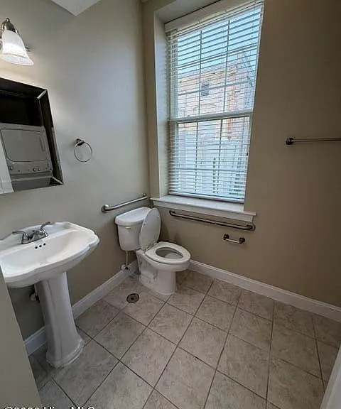 104 W James St — Photo 10