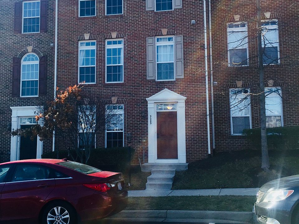 1st image of 2285 Potomac Club Pkwy #334