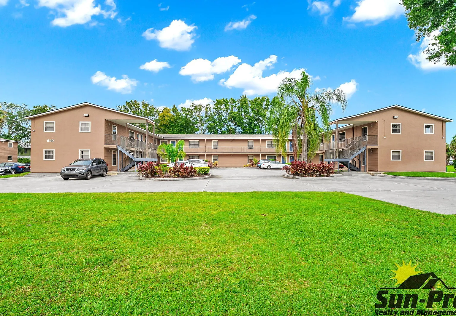 2 bed, 1.5 bath, $1,295 — Photo 2