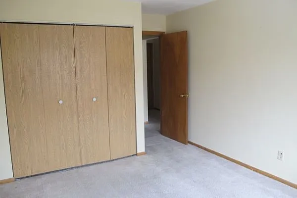Nice size bedroom, large bedroom closet