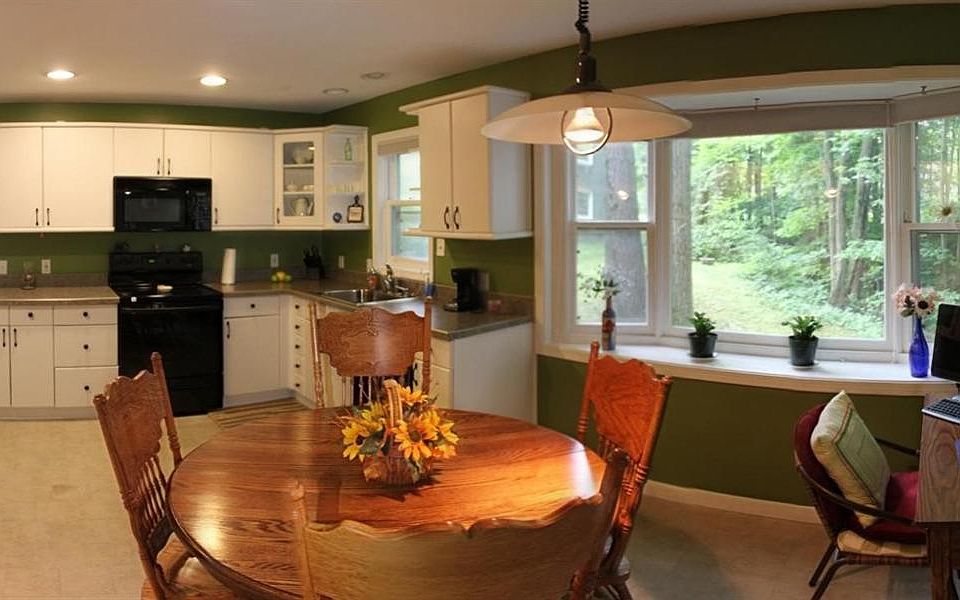 2nd image of 18 Pheasant Woods APT 100