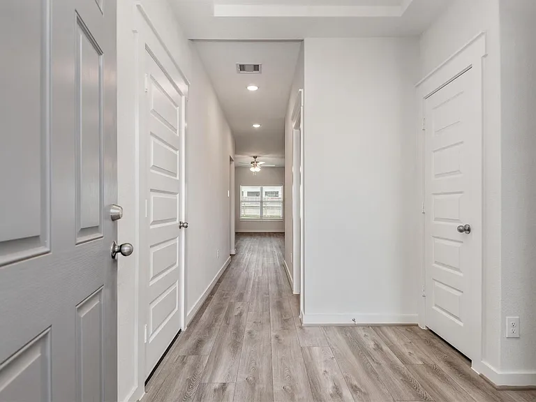 3111 W Frontier Ln — Photo 7