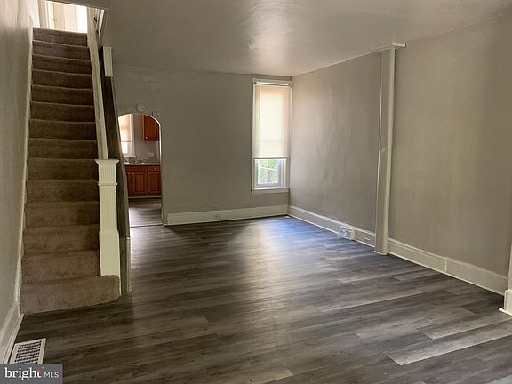 4th image of 1504 S Lindenwood St