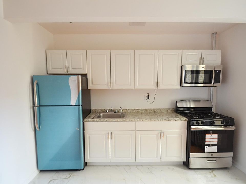 1st image of 2707 Morris Ave APT 3
