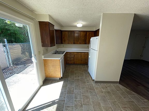 5th image of 1350-1368 Alberta Ave E #1352