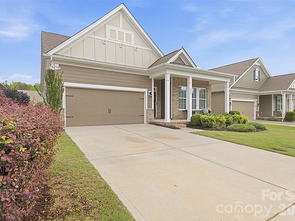 3rd image of 5021 Lydney Cir