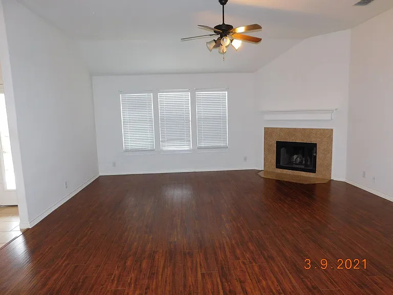 15713 Fair Ln — Photo 9