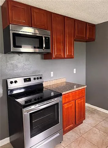 374 Highland Dr — Photo 6