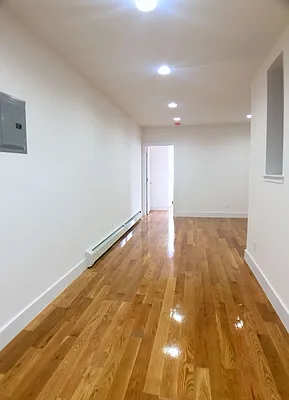 Rented by Uptown Flats LLC | media 21