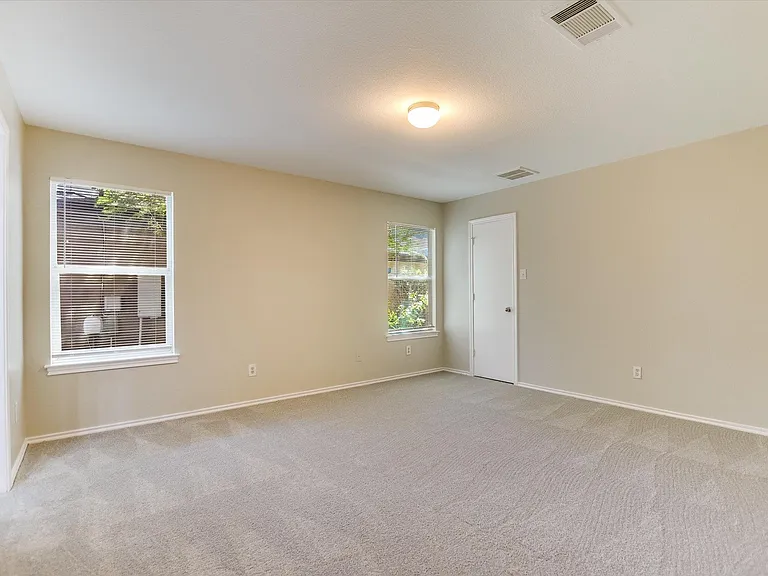 3303 Barksdale Dr — Photo 8