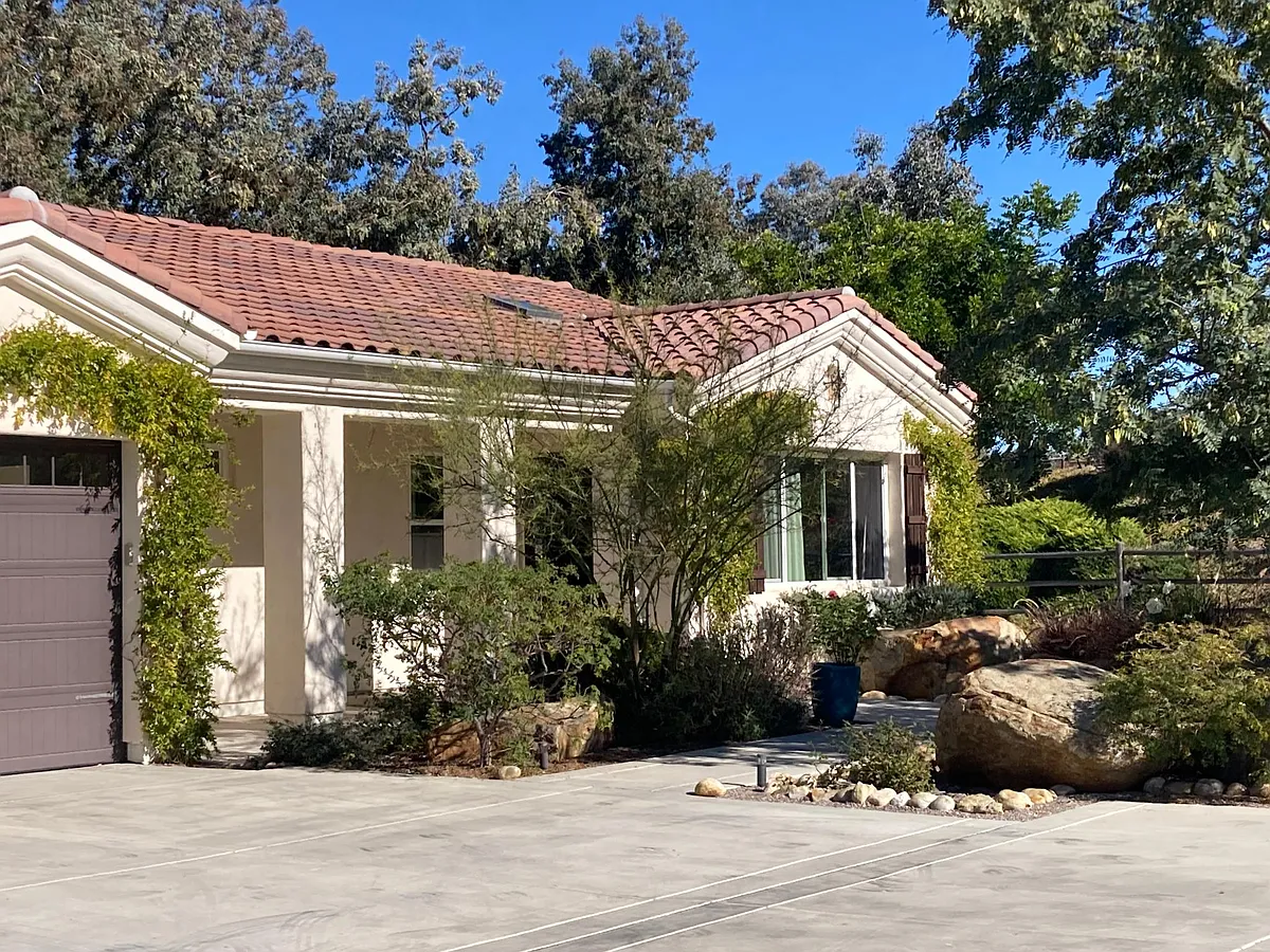 Building Photo - 7994 Artesian Rd