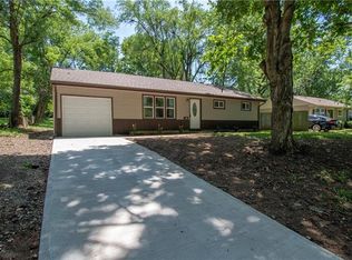5323 N Woodland Ave, Kansas City, MO 64118