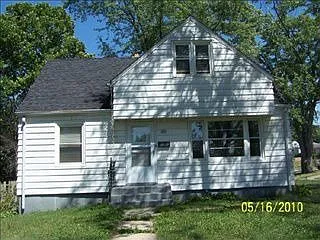 903 Furman St photo 1
