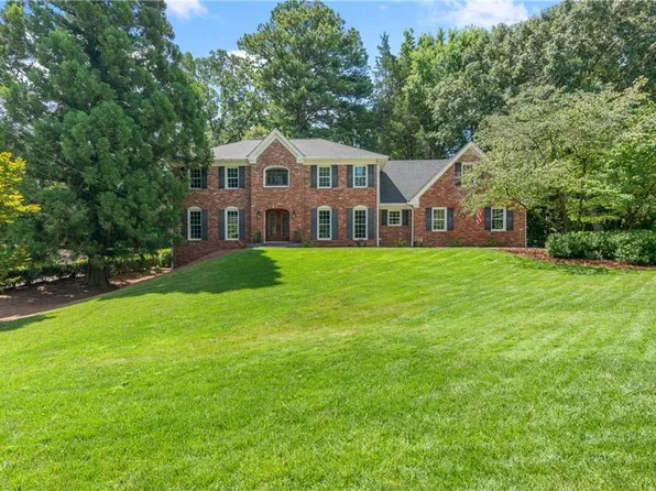 2303 Fenhurst Pl, Atlanta, GA 30338