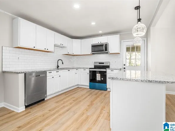 8211 Baker Ave, Leeds, AL 35094