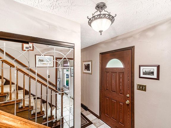 5th image of 191 Parkview Dr