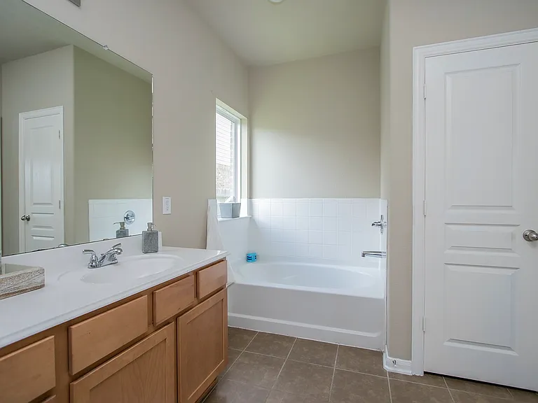 2209 Onyx Ct — Photo 22